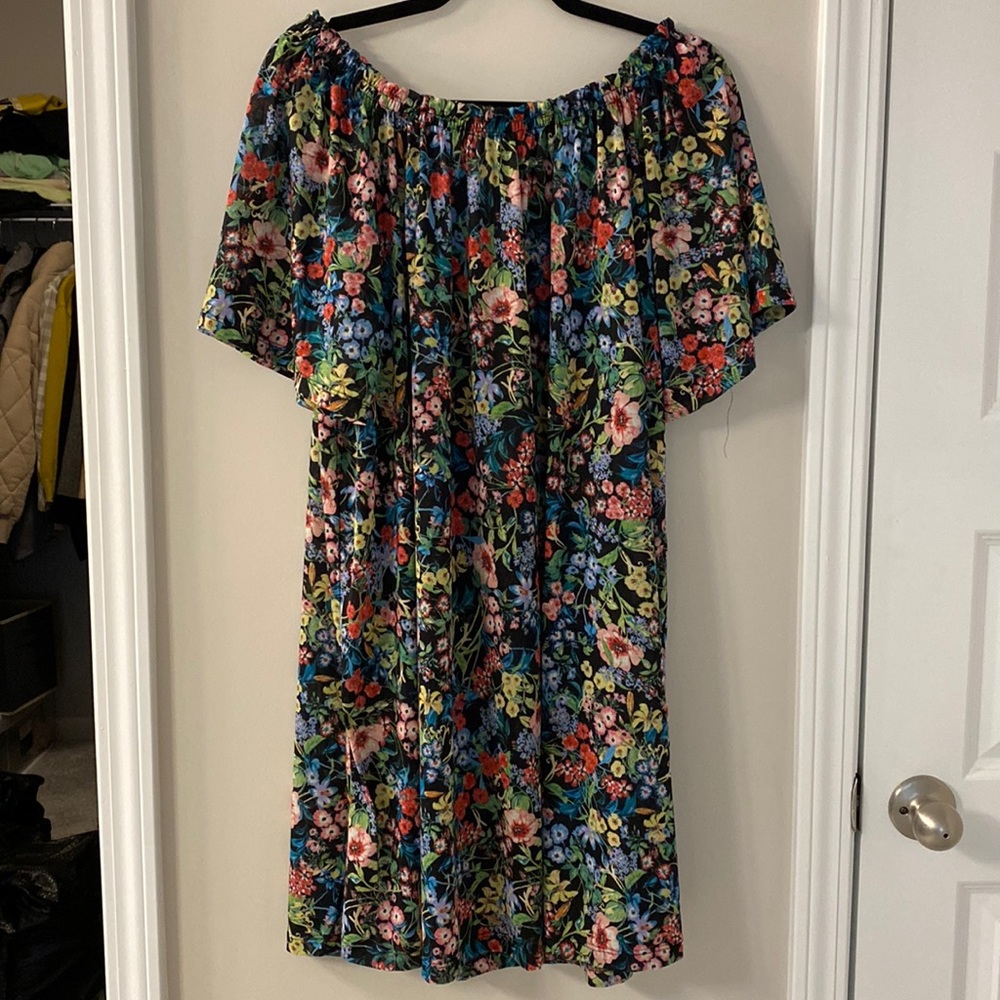 Forever 21 lightweight off shoulder floral dress size s